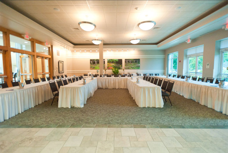 Large and Bright Meeting Space