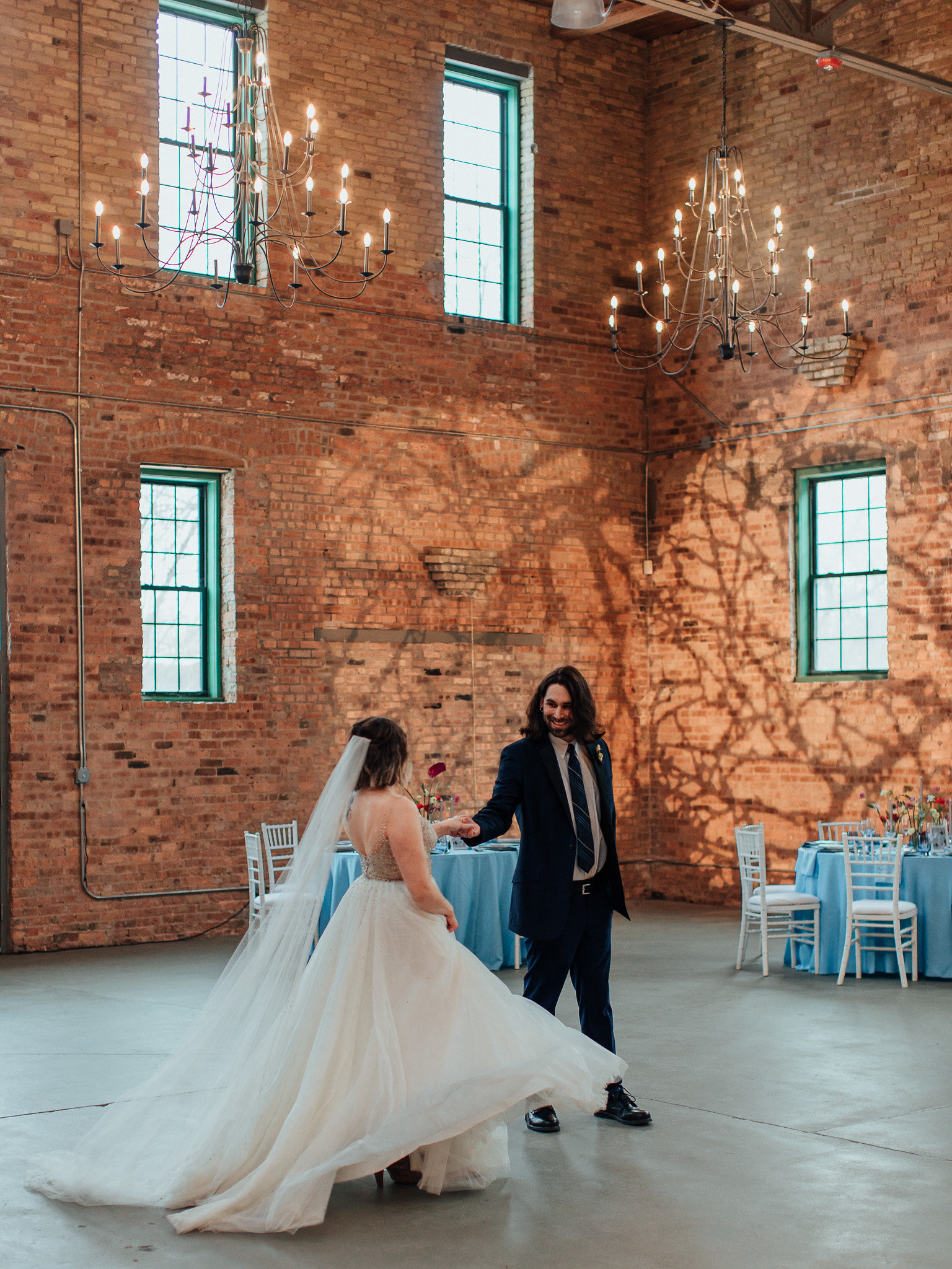 couples first look at the Factory on Barclay