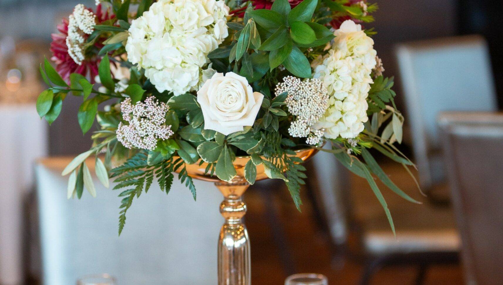 floral arrangement at milwaukee wedding