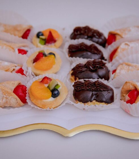 mini dessert options at milwaukee wedding