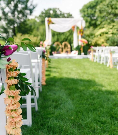 wedding ceremony aisle at Boerner Botanical Gardens