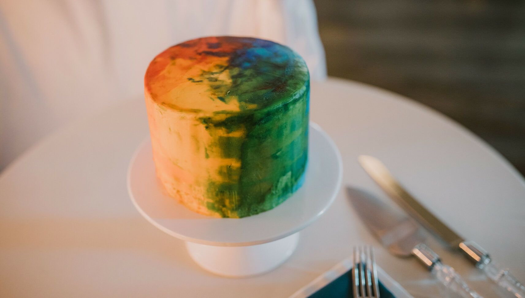 wedding cake cutting