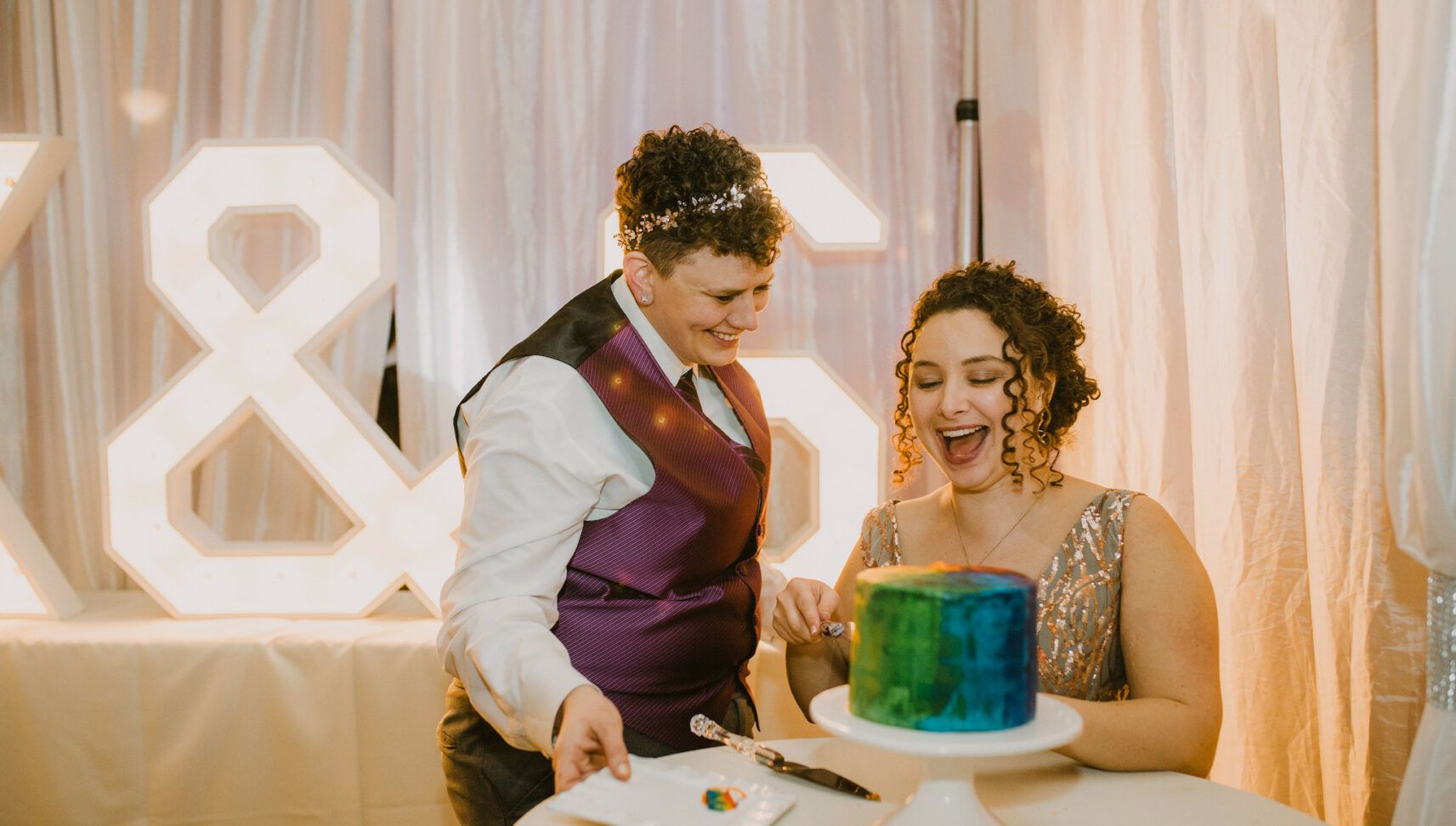 milwaukee wedding cake cutting
