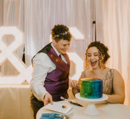 milwaukee wedding cake cutting