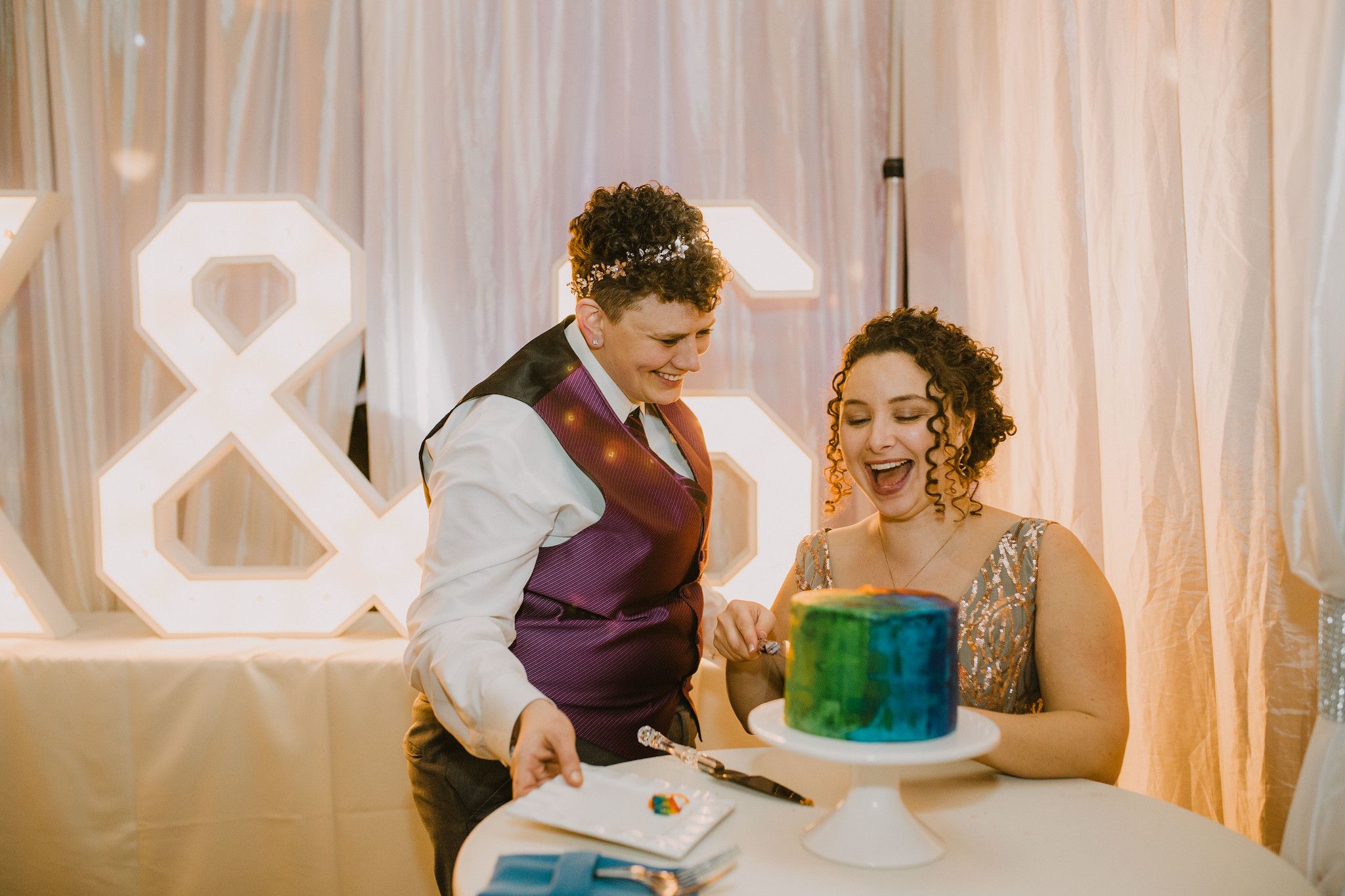 milwaukee wedding cake cutting