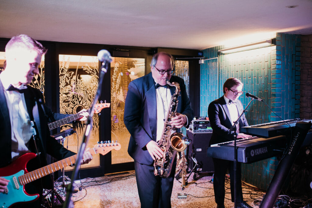 milwaukee wedding band
