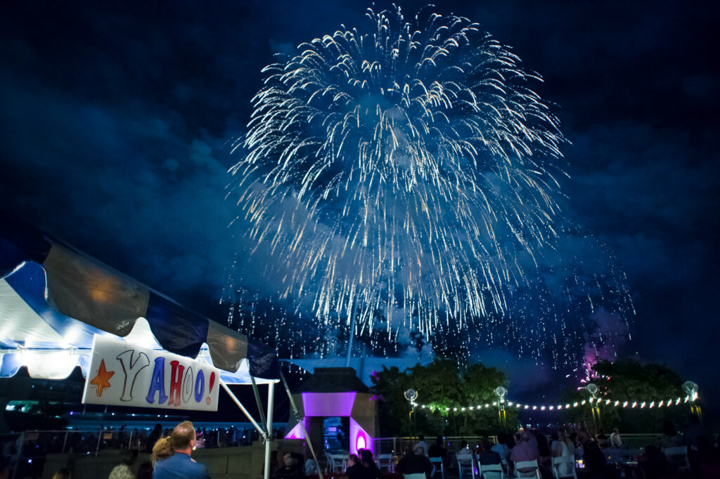 majestic fourth of july fireworks display