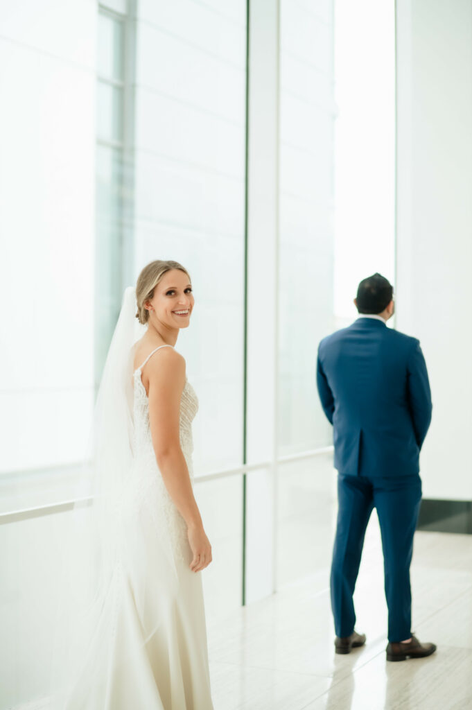 milwaukee wedding first look