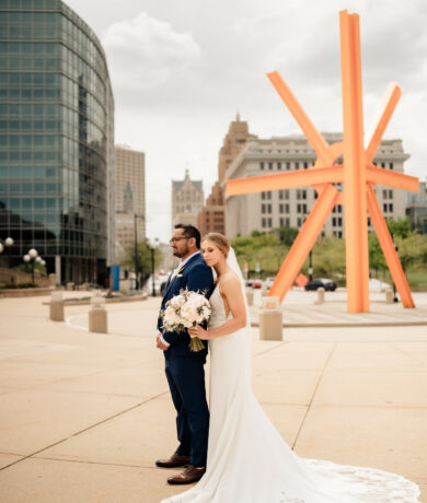 married couple by the lakeshore milwaukee event and wedding venues