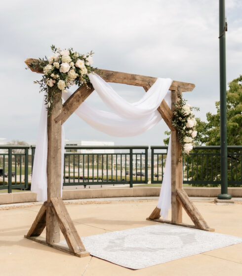 outdoor wedding arch